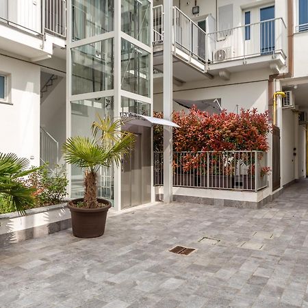 Khl Apartments Милано Екстериор снимка