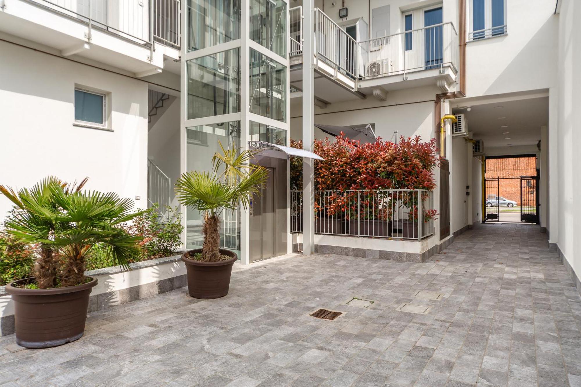 Khl Apartments Милано Екстериор снимка